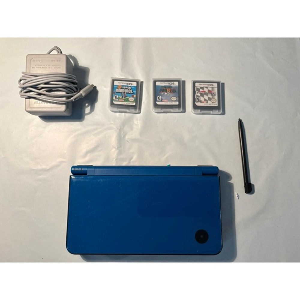 Nintendo DSi XL Midnight Blue Charger MARIO KART - MARIO PARTY - SUPER MARIO A+